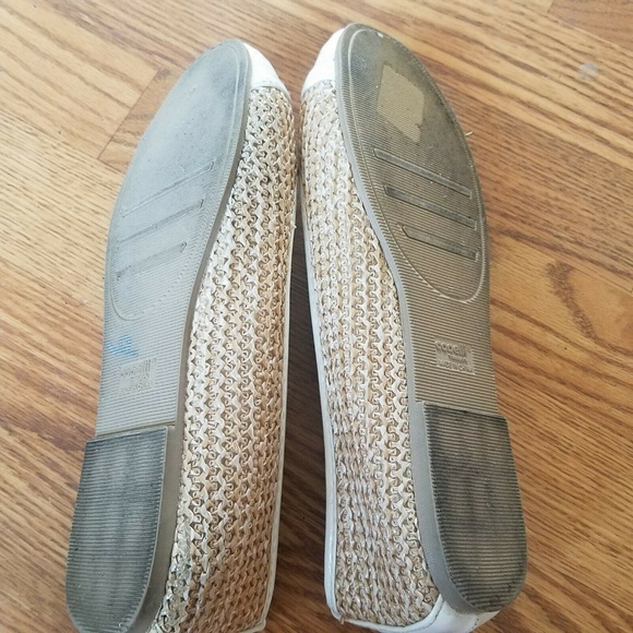 Capelli Womans Sz 8 Slide Ons White Tan Slippers - Picture 7 of 8